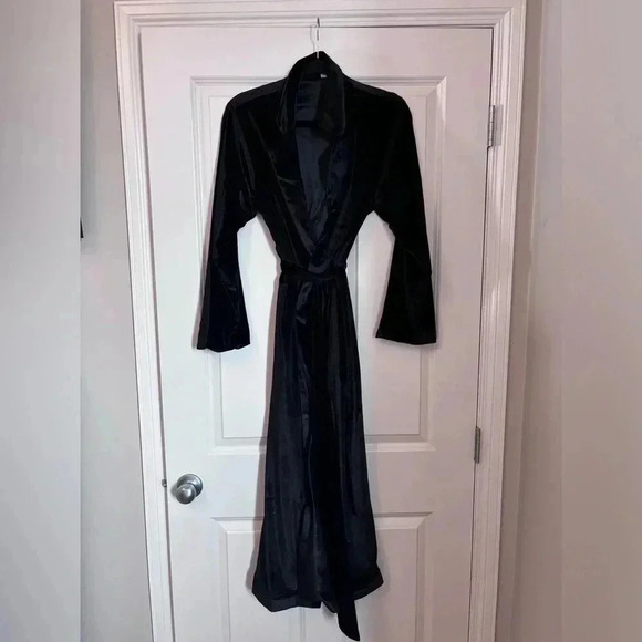 Vintage Velour Robe - Picture 3 of 6